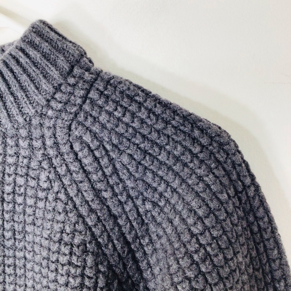 Everlane xs grey merino wool sweater pullover